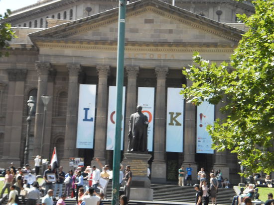 Hier die State Library of Victoria! Habs leider noch nicht geschafft, reinzugehen!