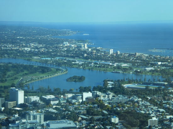 Melbourne von oben! Der Ocean ist aber trotzdem weit weg. Ca. 25 Minuten mit der Tram!