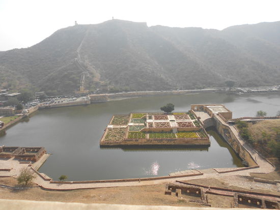 Und was nicht fehlen darf, der Wassergarten. Natürlich