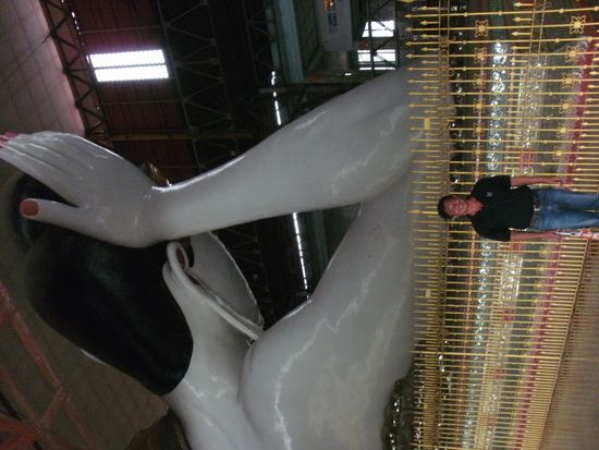 Ivan, mein Guide in Rangoo mit liegendem Buddha in Rangoon, spricht sehr gut Englisch