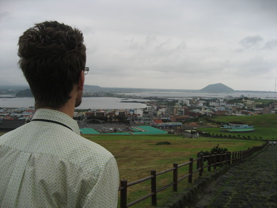 Vor dem Aufstieg nochmals die Frisur checken  Gab es dort eigentlich Friseure um 5 Uhr morgens am Vulkan? Es könnte ja sein....