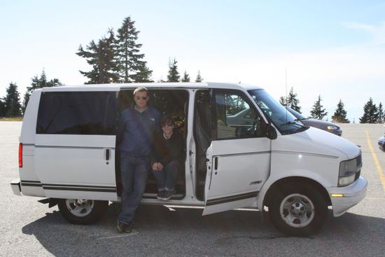 Chevrolet Astro Van 1997 / 4,3 Liter Hubraum / 6 Zylinder / 190 PS
(diese Infoangaben fand Andy sehr wichtig )