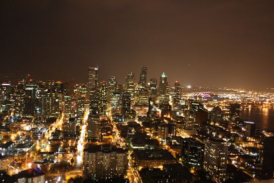 Blick aus dem Space Needle über Seattle