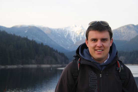 Cleveland Damm in North Vancouver - ja richtig das ist erst mal Andy, aber dahinter ist der Stausee