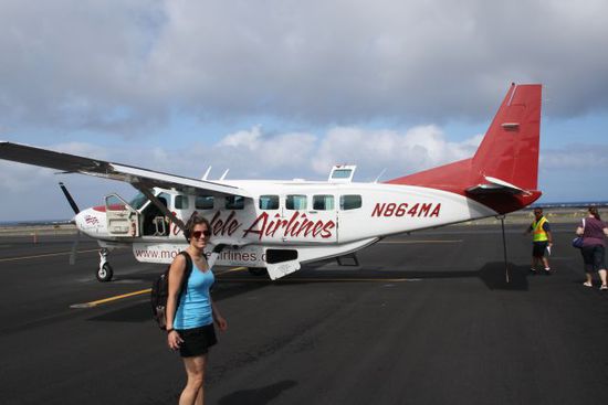 das "riesige" Fleugzeug nach Maui