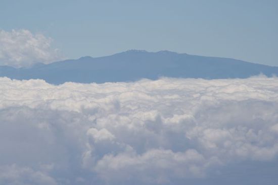 Blick vom Haleakala auf den Manua Kea Vulkan von Big Island
