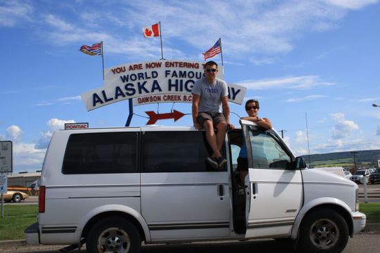 Der Alaska Highway beginnt in Dawsons Creek und führt bis nach Delta Junction im US-Bundesstaat Alaska und ist insgesamt 2.288 km lang. Grundsätzlich ist dieser Highway sehr gut ausgebaut.
