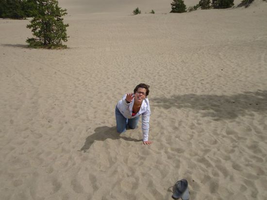 Einen kurzen Abstecher ist auch auf jeden Fall Carcross wert. Nördlich des Ortes befindet sich die "kleinste Wüste der Welt": Carcross Desert. Echte Sanddünen, entstanden aus den sandigen Sedimenten eines Eiszeitsees und bedecken auf nur wenigen Quadratkilometern den Boden.