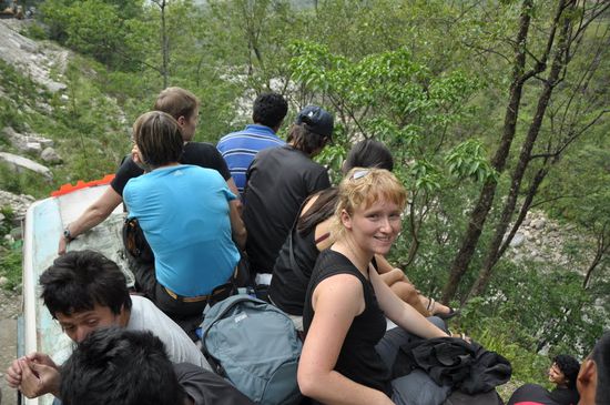 4WD-Bus von Besi Shahar nach Bhulbhule