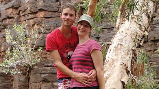 Uebergluecklich ueber die gemeisterte Kletterpartie im Karijini Nationalpark