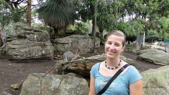 Nadja mit Wallabie