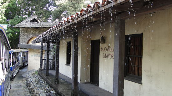 zum Glück nur künstlicher Regen auf der Universal Studio Tour