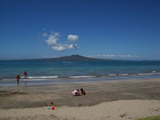 Blick auf den Rangitoto (260m)
