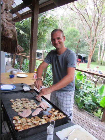 Gekocht wurde wieder mal draußen 