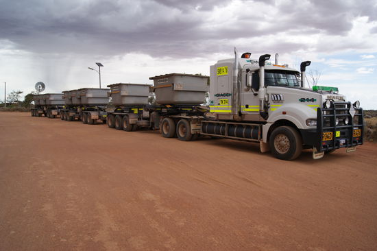 Typischer Road Train