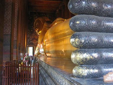 der liegende buddha(30 meter lang)