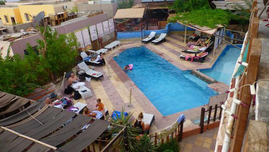 .... und der Pool, solarbeheizt auf 26 Grad