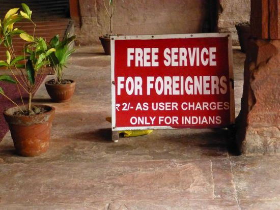 Indien verkehrt: Normalerweise bezahlen foreigners deutlich mehr als Inder