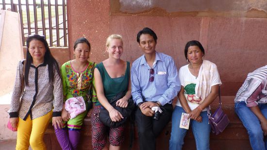 Sie kommen aus Arunachal Pradesh nahe zu Tibet und Myanmar, und gehören 2 dwer unzähligen dortigen Volksgruppen an, Adi und Nishi