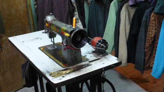 "elektrische" Nähmaschine