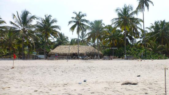 die Finca Escondida in Palomino. Noch ist es ein typischer Backpackerort mit nur wenigen Touris, aber wie sieht es hier in 10 Jahren aus? Die Cleveren stecken jedenfalls schon ihre Claims ab.