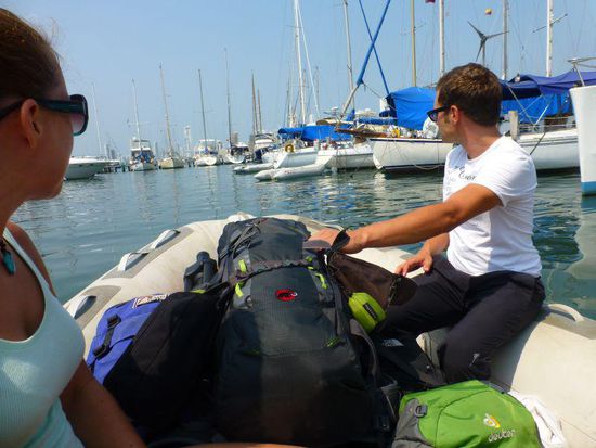 mit dem Dinghi zur Jacqueline