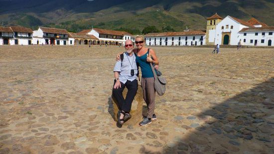 Plaza Mayor mit 2 fröhlichen Touris