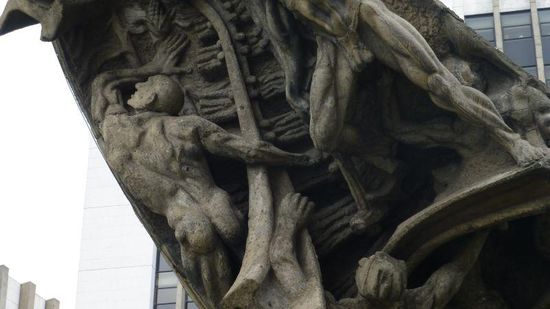 ... und sehr gewöhnungsbedürftig und gruselig