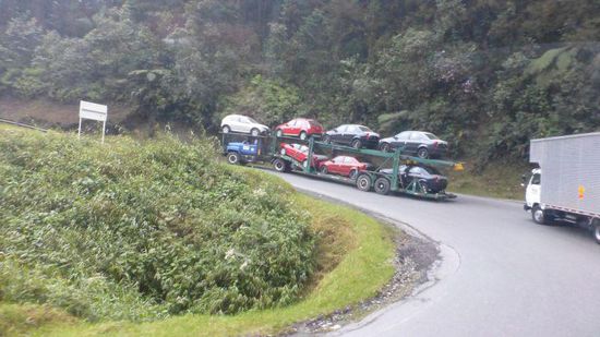 Auf dem Weg nach Peireira herrscht viel Verkehr, aber die Straßen sind durchweg sehr gut ausgebaut