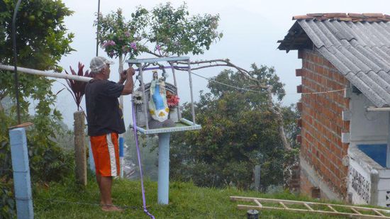 Die Madonna wird gepflegt...