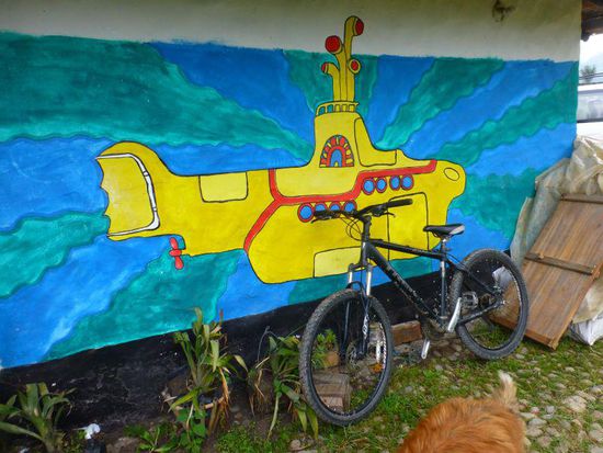 Yellow Submarine am Haus von Timothy, er ist ja schließlich Brite