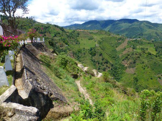 ein 400m hoher Wasserfall, nur zum Teil einsehbar