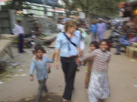 Andrea und die Strassenkinder von Delhi (da war ich zwischendurch auchmal kusr)