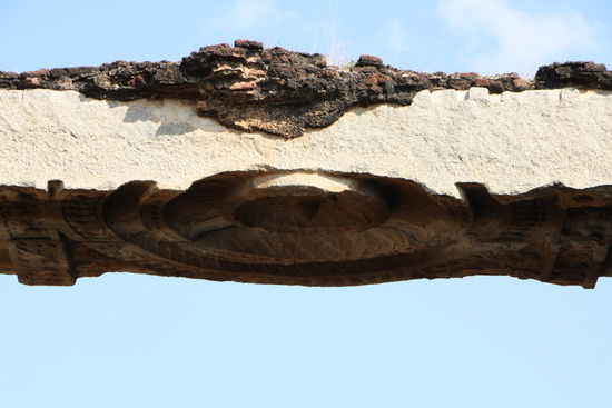 Unglaublilch diese filigranen Arbeiten an so schweren Elementen.