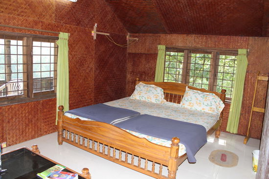 ... und das Schlafzimmer darin.