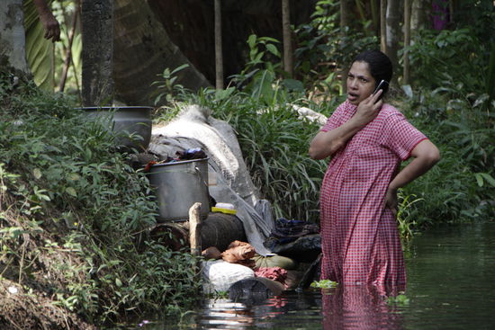 Sie wurde beim Wäschewaschen gestört.