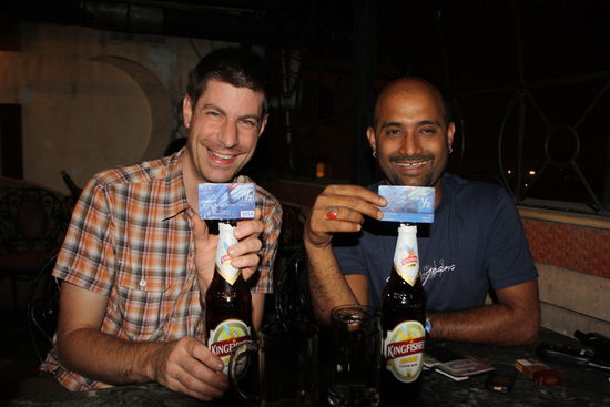 Shoaib Khan ueberwintert in Kolkata und lebt sonst in Winterthur, wo er im Februar heiraten wird - wenn die Behoerden mitmachen.