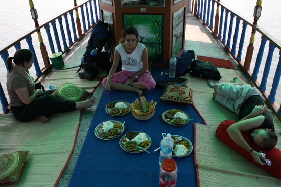 Tischlein deck dich!
Wie die Maharajas haben wir gespiesen.