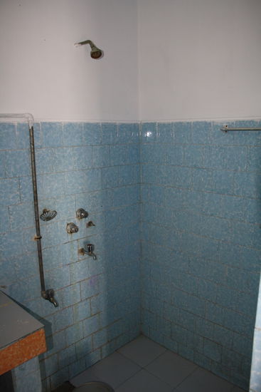 Die Dusche ist luxuriös im Vergleich zu auch schon - und sauber!