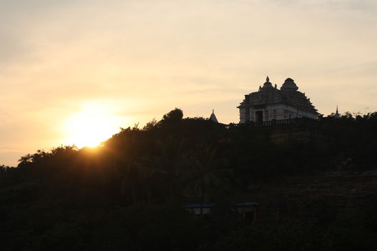 Wieder einmal ein phantastischer Sonnenuntergang - direkt neben dem Tempel.