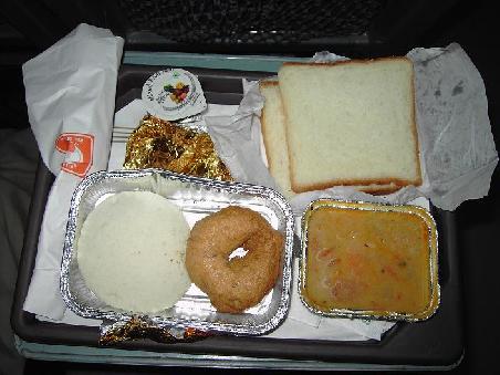 essen bei der india train company ... ungewohnt aber vorzueglich!