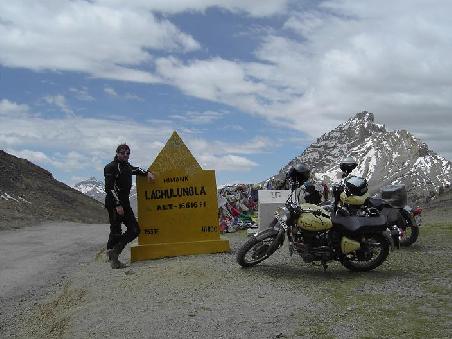 4.667 m LACHULANG LA (15.302 ft)