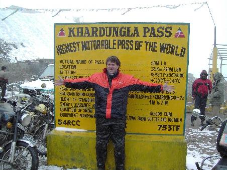 5.604 m KARDUNG LA (18.380 ft)