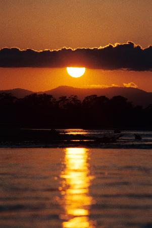bestimmt nicht der letzte sonnenuntergang,
den ich in asien gesehen habe
