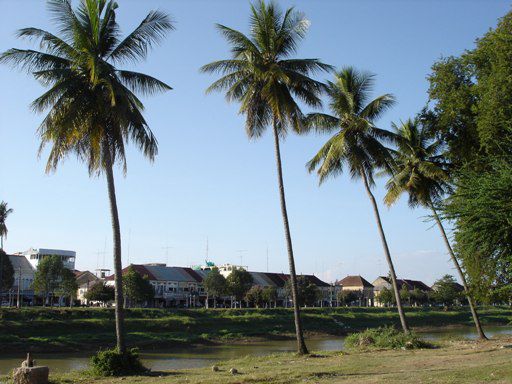 Promenade in Battambang
(Man bedenke hier, ein Foto aus der richtigen Perspektive geschossen schaut immer nett aus )