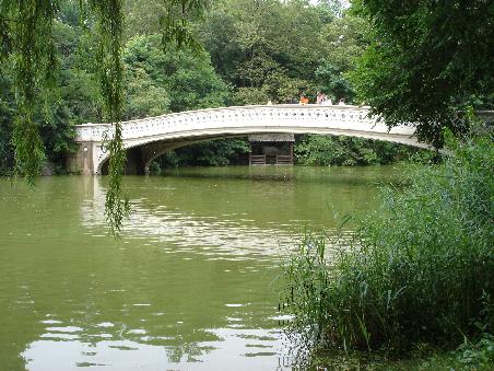 diese Bruecke kennt ihr bestimmt alle von Filmen - Bow Bridge