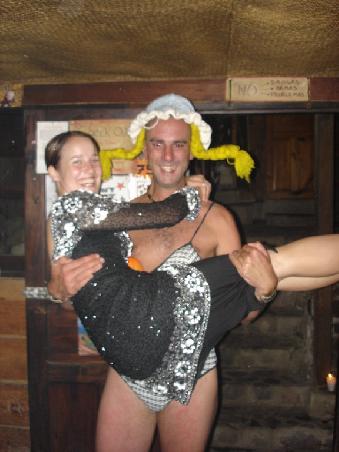 ich und Rusty, der wohl am geschmacklosteste gekleidete Partygast iiiii!!