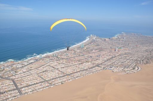 Andrea & ihr Pilot hoch über Iquique