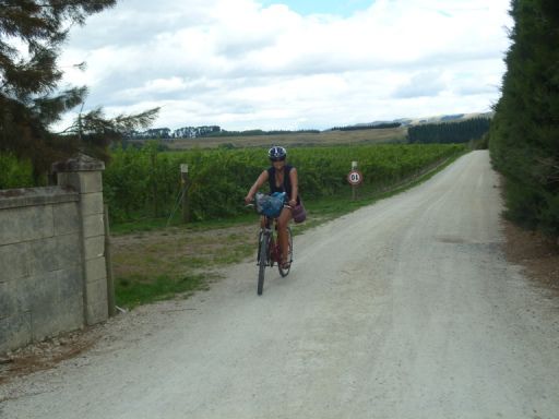 Andrea auf dem Fahrrad - noch klappt es mit dem Geradeausfahren einigermassen