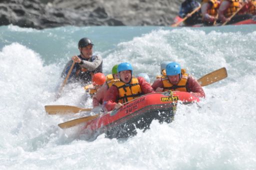 Zum Abschluss geht es noch mal aufs Wasser ... Rafting